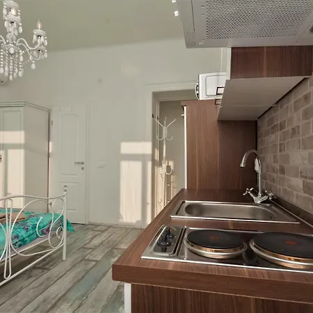 Main Square With Sea View Apartment *