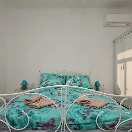 Main Square With Sea View Apartment *