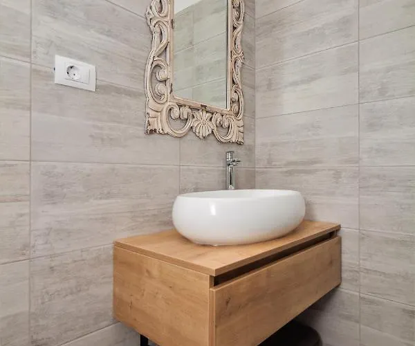 Main Square With Sea View Lejlighed Pula