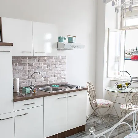 Apartman Main Square With Sea View *