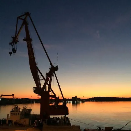 Main Square With Sea View * Póla