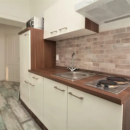 Main Square With Sea View Apartament Pula