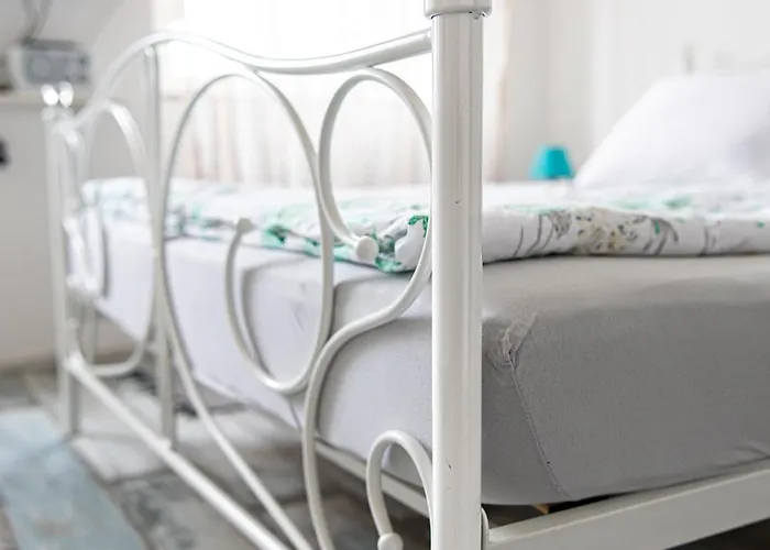 Main Square With Sea View 아파트 *