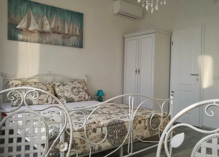 Main Square With Sea View Apartment *