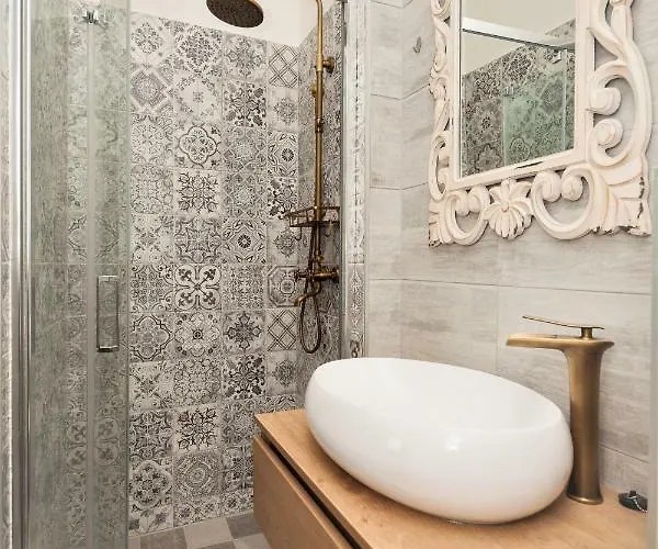 Main Square With Sea View 아파트