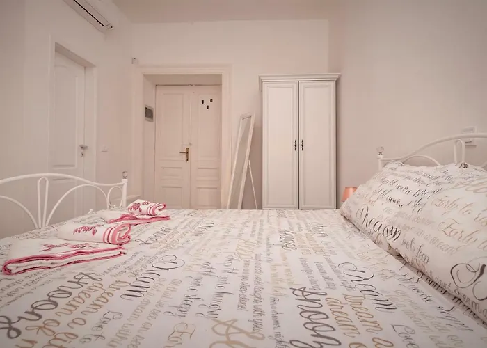 아파트 Main Square With Sea View